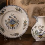 Faience moustiers prix : comment les estimer et reconnaître les pièces de valeur